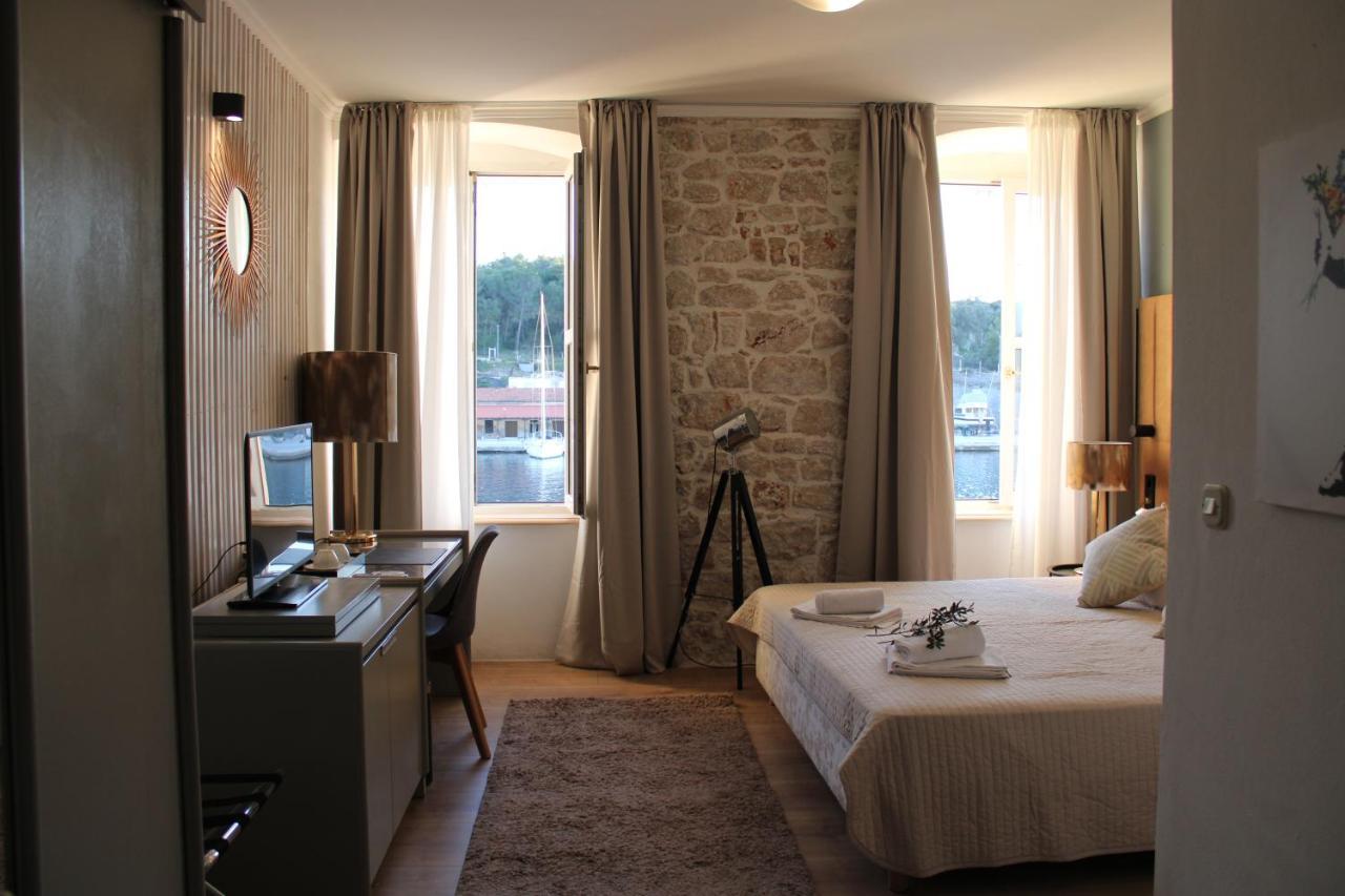 Olife Guesthouse Milna  Eksteriør billede