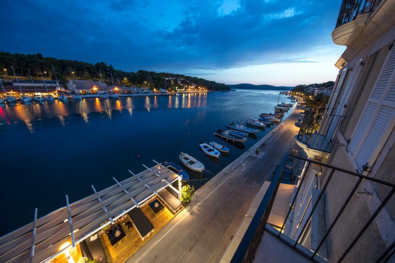 Olife Guesthouse Milna  Eksteriør billede