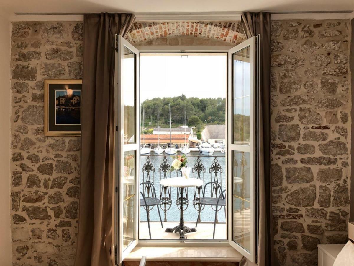 Olife Guesthouse Milna  Eksteriør billede